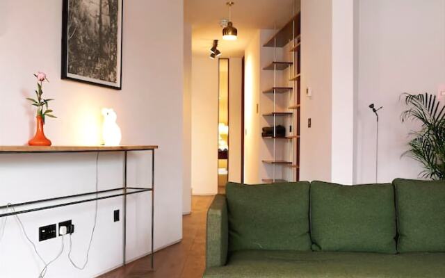 3-bed Flat w/ 2 Terraces in Hackney, East London!