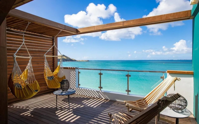 Remarkable 2-bed Apartment in Grand Case