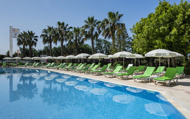 Miarosa İncekum Beach Hotel