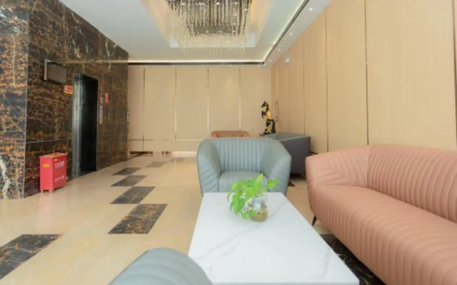 Yining Development Zone Licheng Ruixuan Hotel (Yining Airport)