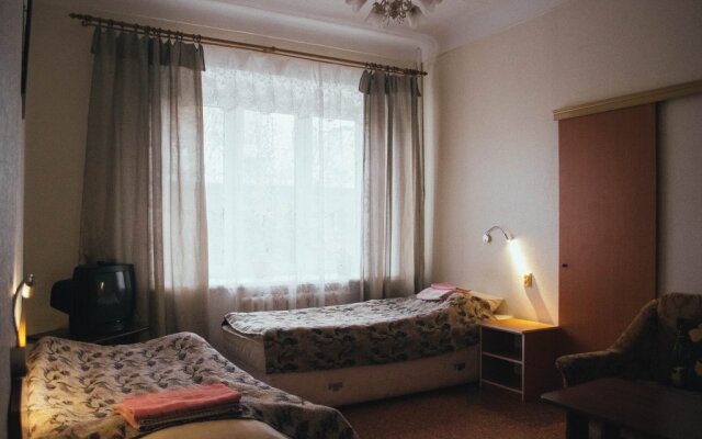 Guest House, Hotel