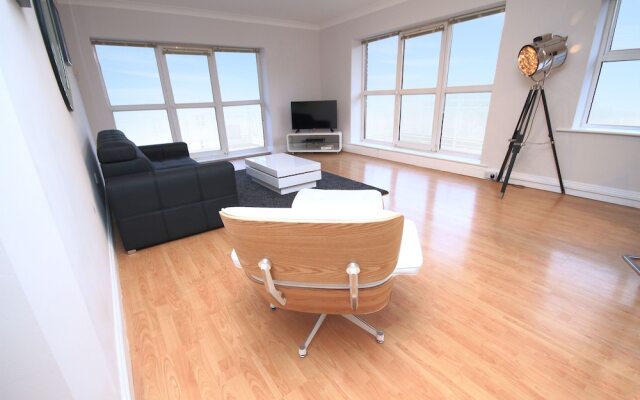 Sir John Rogersons Quay Apartment