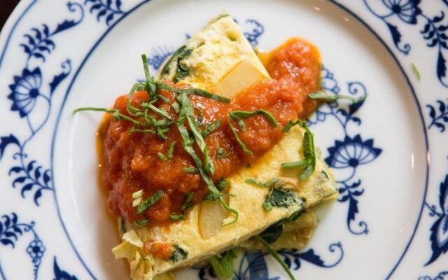 Brava House Bed and Breakfast