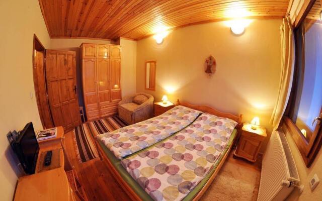 Eco House Family Hotel