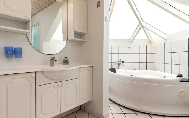 4 Star Holiday Home in Hals