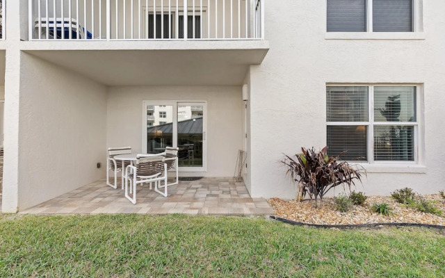 Sea Coast Gardens III 112