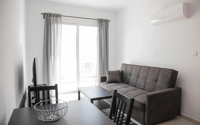 Renovated one bedroom apartment in Paphos with pool