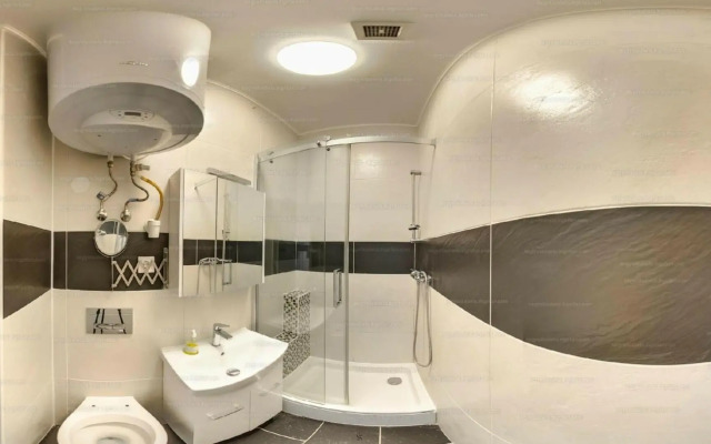 City center historical jewish quarter VII District 2 bathrooms