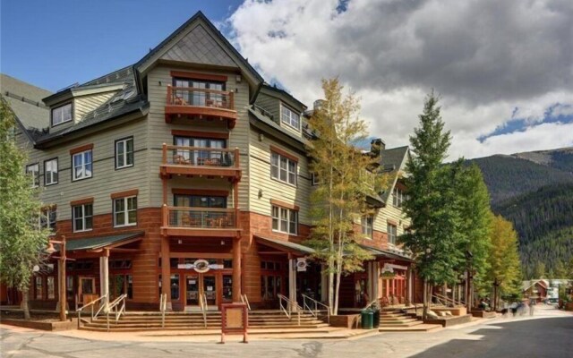 Black Bear Lodge 3 Bedroom Condo in River Run Village