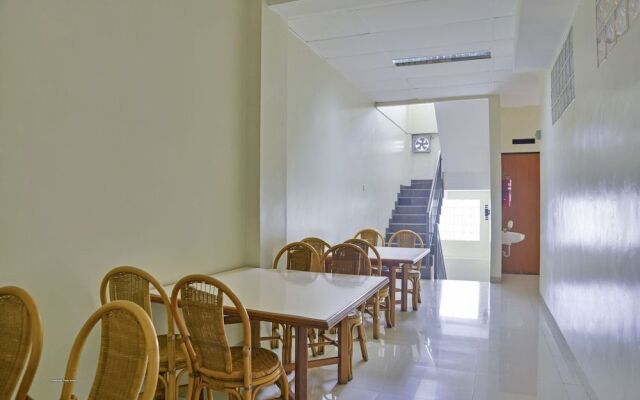 ZEN Rooms Sukasari Gegerkalong