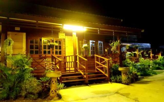 Happy Guesthouse Bungalow