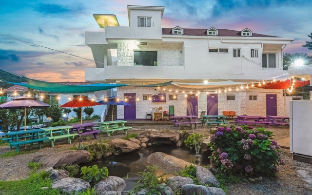 Geoje Oedohouse Pension