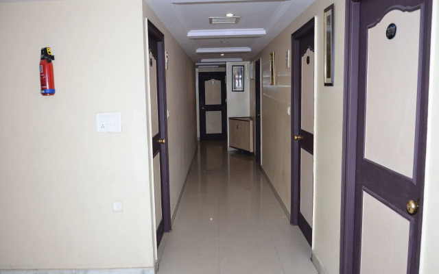 Hotel Rajlaxmi Palace by OYO Rooms