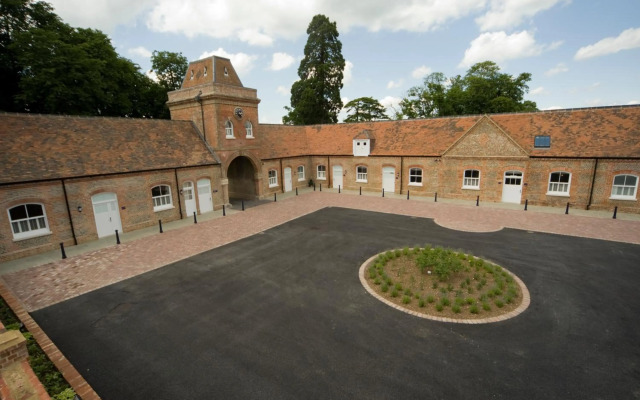 Oakley Hall Hotel