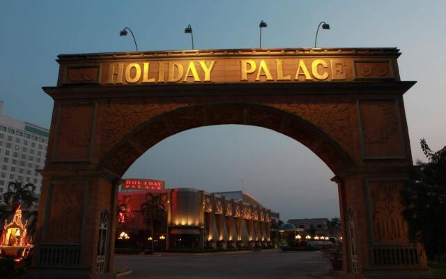 Holiday Palace Resort & Casino