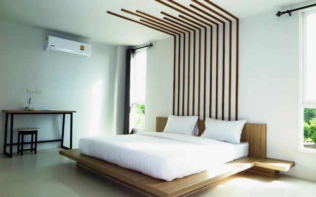 Phuket Marine Poshtel (SHA Plus+)