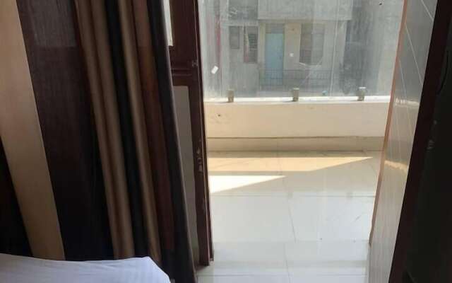 Earth View Residency