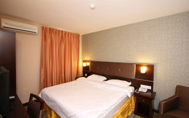 1 City Hotel