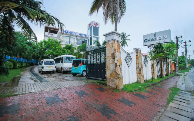 OYO 339 Chandiv Hotel