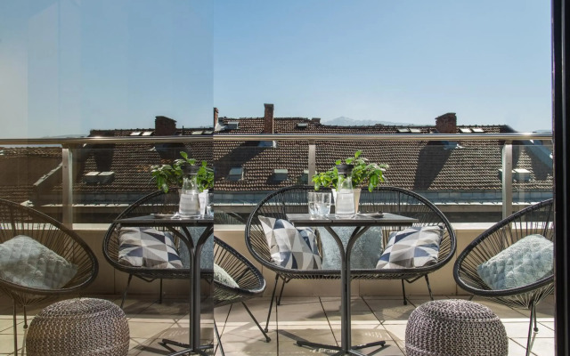 Rosslyn Thracia Hotel