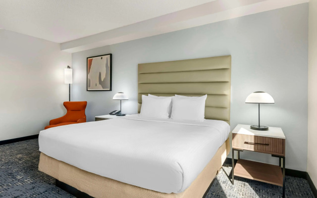 Best Western Plus Universal Inn