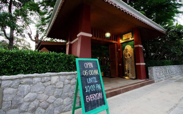 Raya Resort Beach front - The Most Green Resort in Cha-am