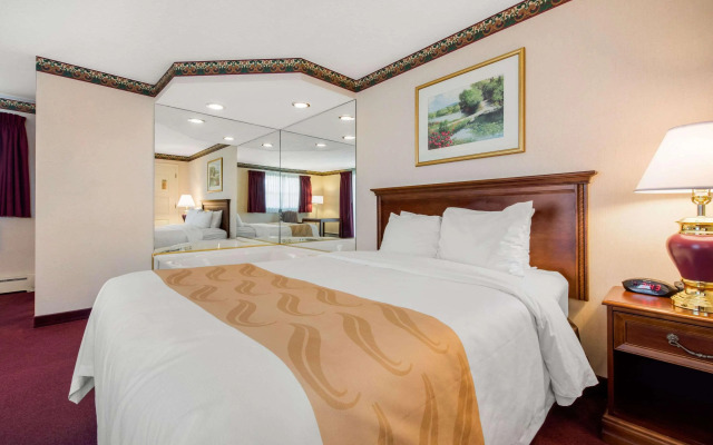 Quality Inn Breeze Manor