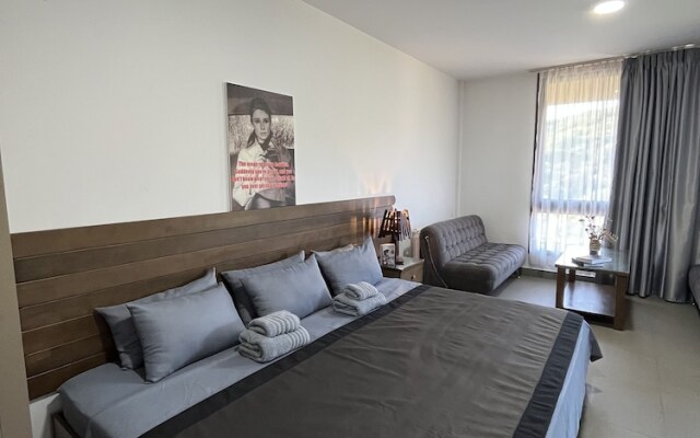 Grey Escape Apartements