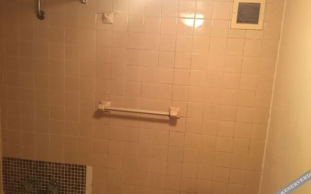 Red Carpet Inn & Suites, Muncie IN