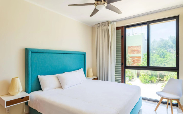 Ultra Luxury Condo, Rooftop Pool and HIGH SECURITY, Viva Residence