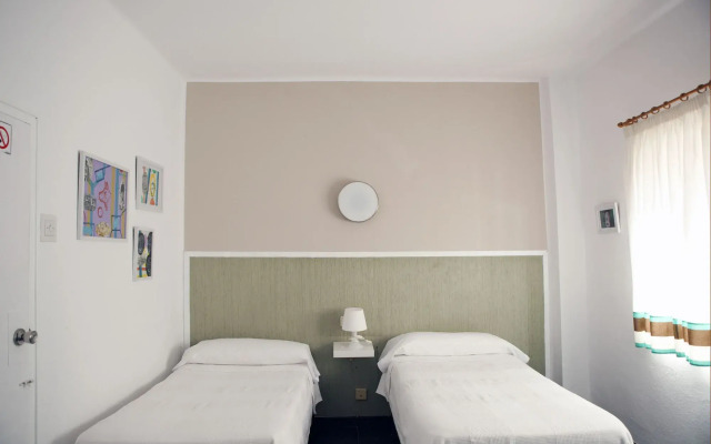 Malvarrosa Beach Rooms