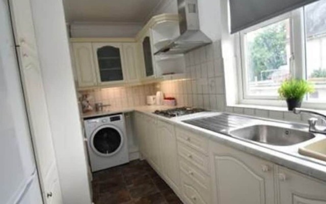 Centrally-located Apartment in Coventry With Netflix