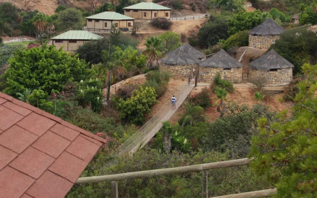 Hotel Selwo Lodge - Animal Park Tickets Included