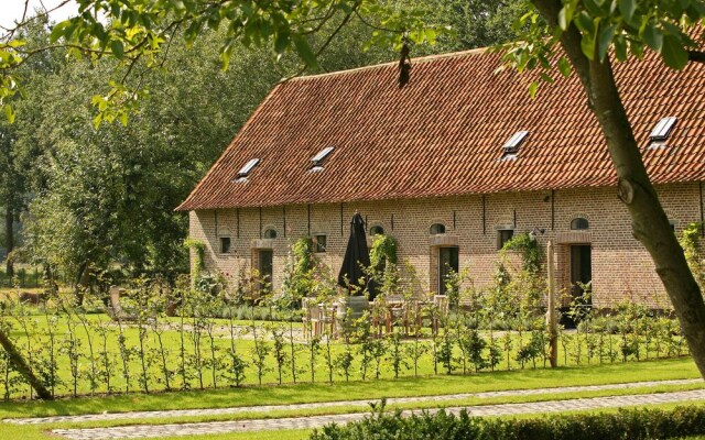 beautifull renovated farmhouse with traditional elements and a big garden