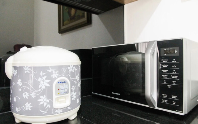 Best and Stylish 3BR with Balcony L'avenue Apartment