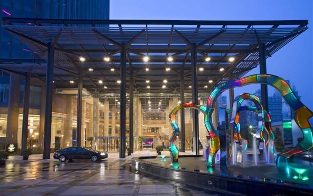 Sheraton Grand Shanghai Pudong Hotel & Residences