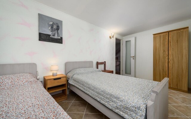 Beautiful Home in Vizinada With Wifi and 2 Bedrooms