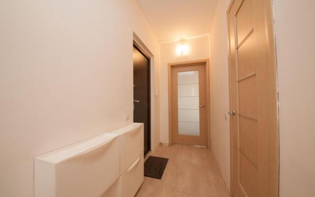 Apartment on 78 Dobrovol'cheskoy Brigady 19