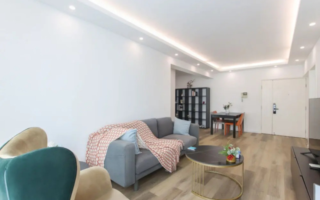 Tyms 2BR Apt Near ITC Xujiahui Line1 11