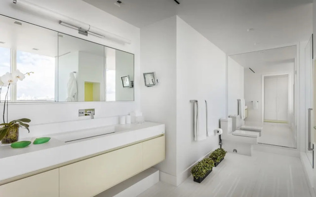 Setai Residences by Flashstay