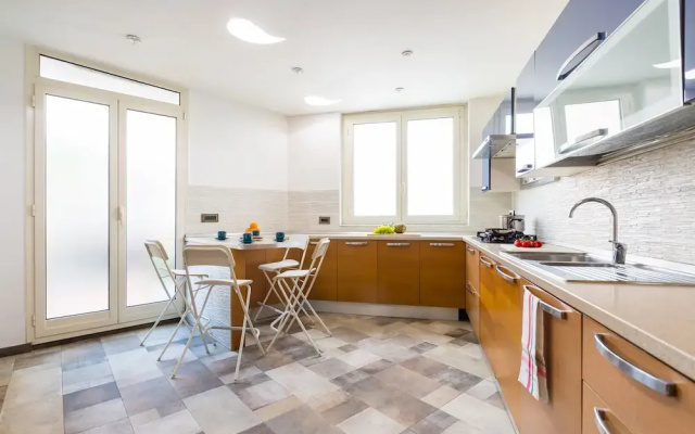 Partenope Spacious Home