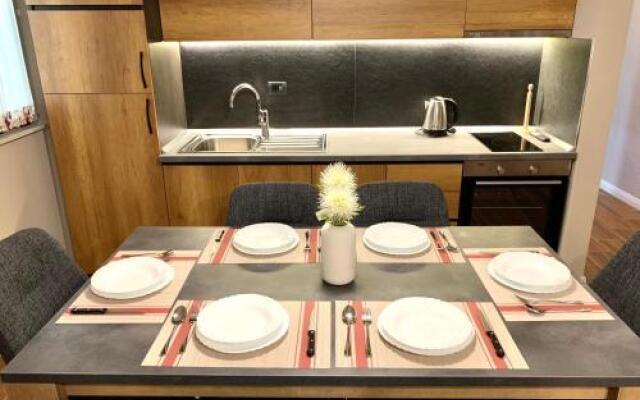 E.K.A Luxury Apartment 1