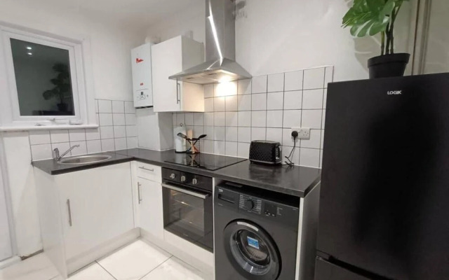 Cosy, Modern House Nearby Seafront - Southend