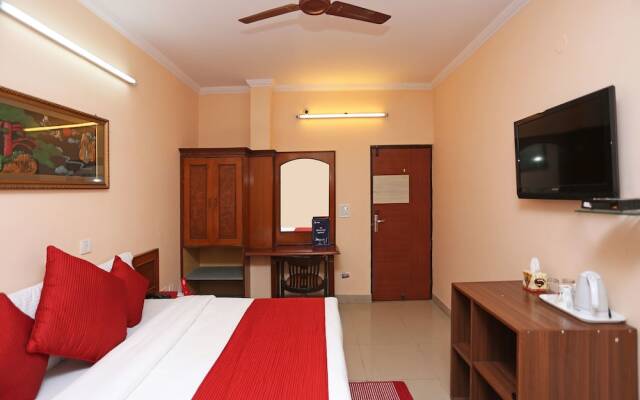 OYO 9301 Hotel RedBury