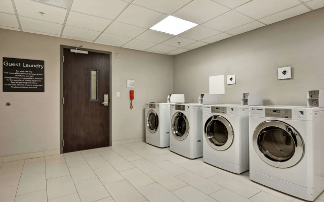 Homewood Suites by Hilton TechRidge Parmer @ I-35