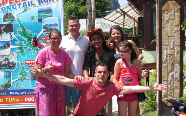 PP Red Tuna Hut