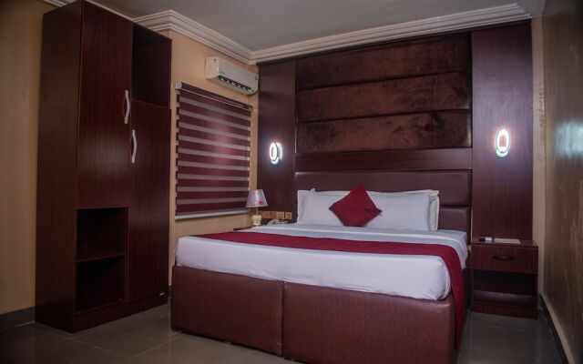 Delano Hotel And Suites