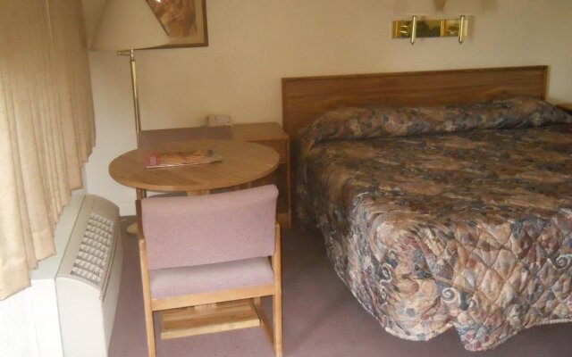 Tomahawk Lodge