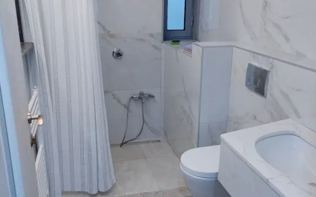 Seafront Apartment With Sea View D1