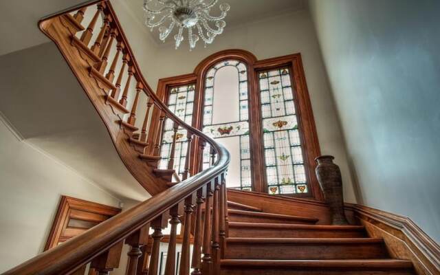 Mt Vernon Villa